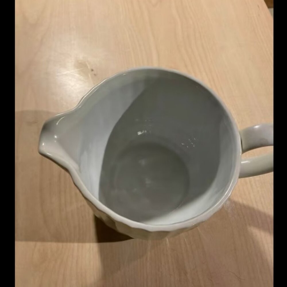 crown porcelin white gravy bowl with handle
